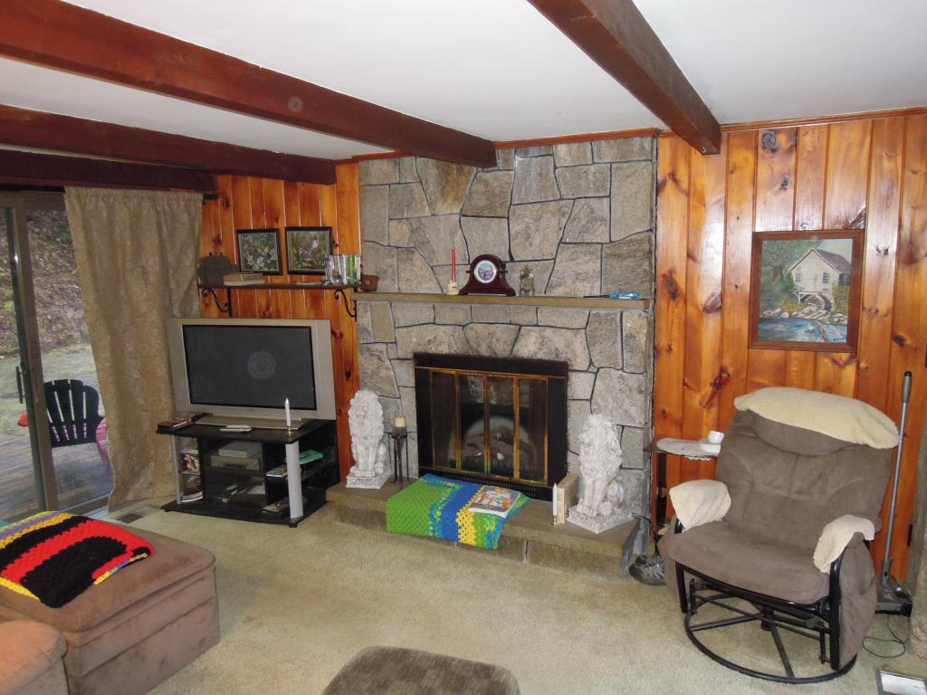 592 Saxtons River Road Rockingham, VT 05101 - Photo 3 of 29