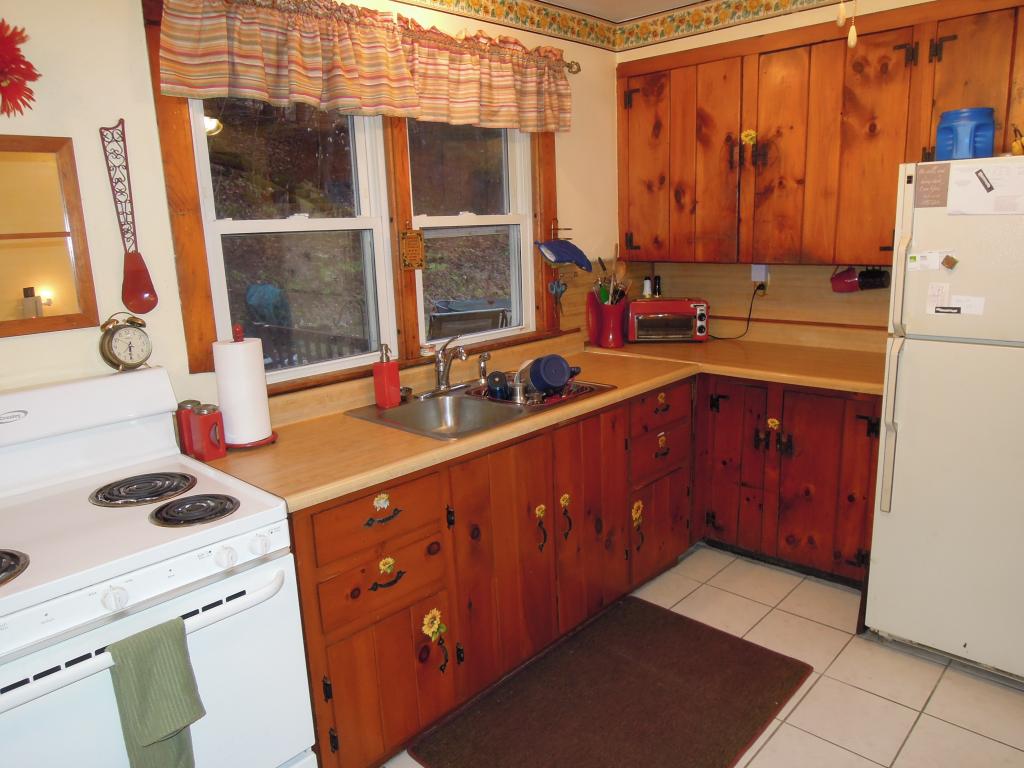 592 Saxtons River Road Rockingham, VT 05101 - Photo 8 of 29