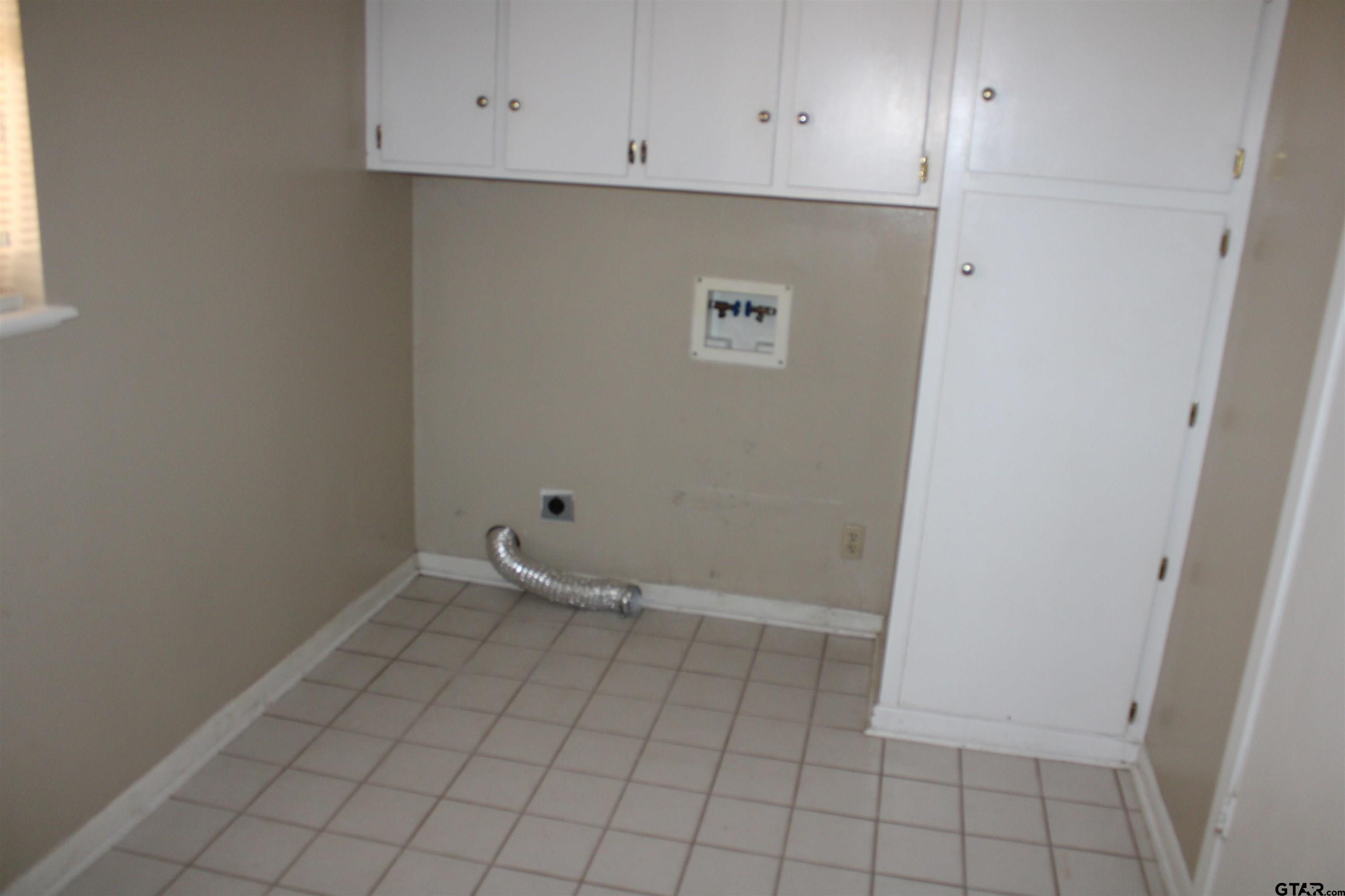 8202 Purdue Drive Tyler, TX 75703 - Photo 10 of 27 a view of an empty room
