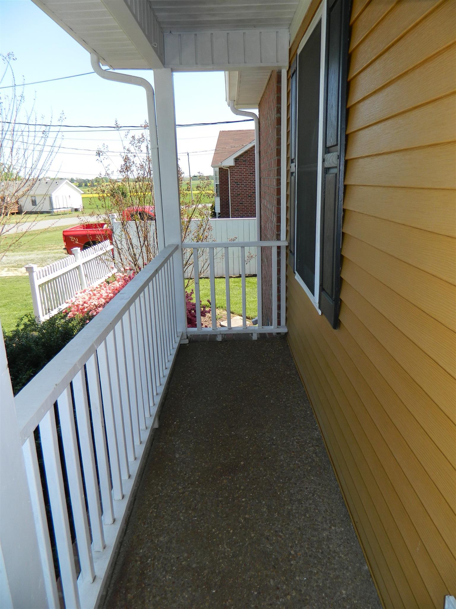 102 Ridgewood Drive Portland, TN 37148 - Photo 3 of 29 Gallery Image 3