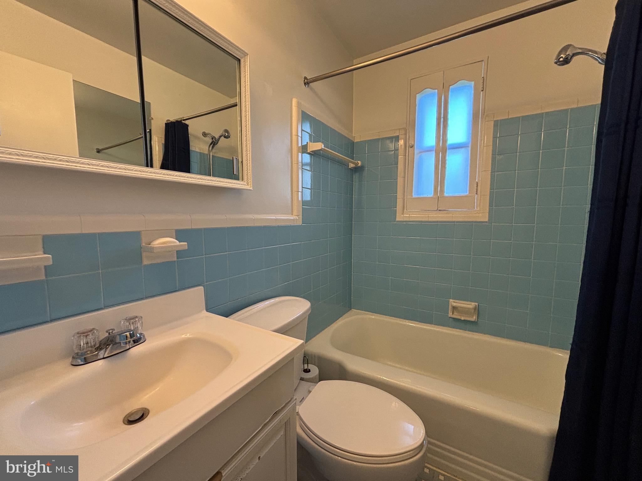 12706 Feldon Street Silver Spring, MD 20906 - Photo 8 of 15 Upstairs Full Bathroom