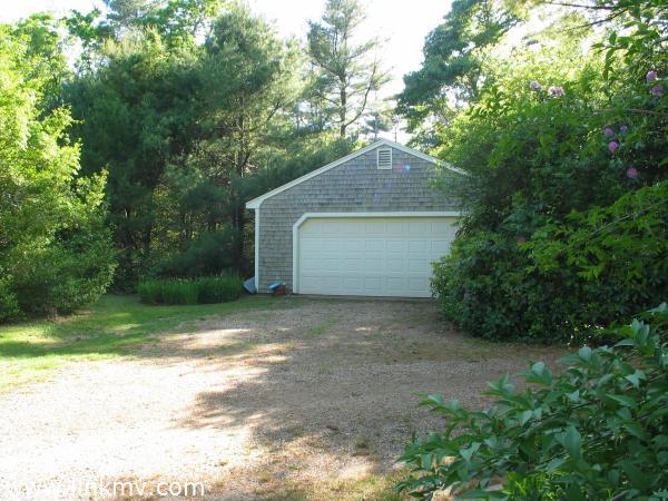 329 State Road West Tisbury, MA 02568 - Photo 4 of 27 http://d1qzqeyxiitrap.cloudfront.net/photos/19824/600/64fc8103.jpg