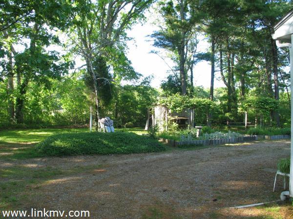 329 State Road West Tisbury, MA 02568 - Photo 6 of 27 http://d1qzqeyxiitrap.cloudfront.net/photos/19824/600/ac6568b8.jpg