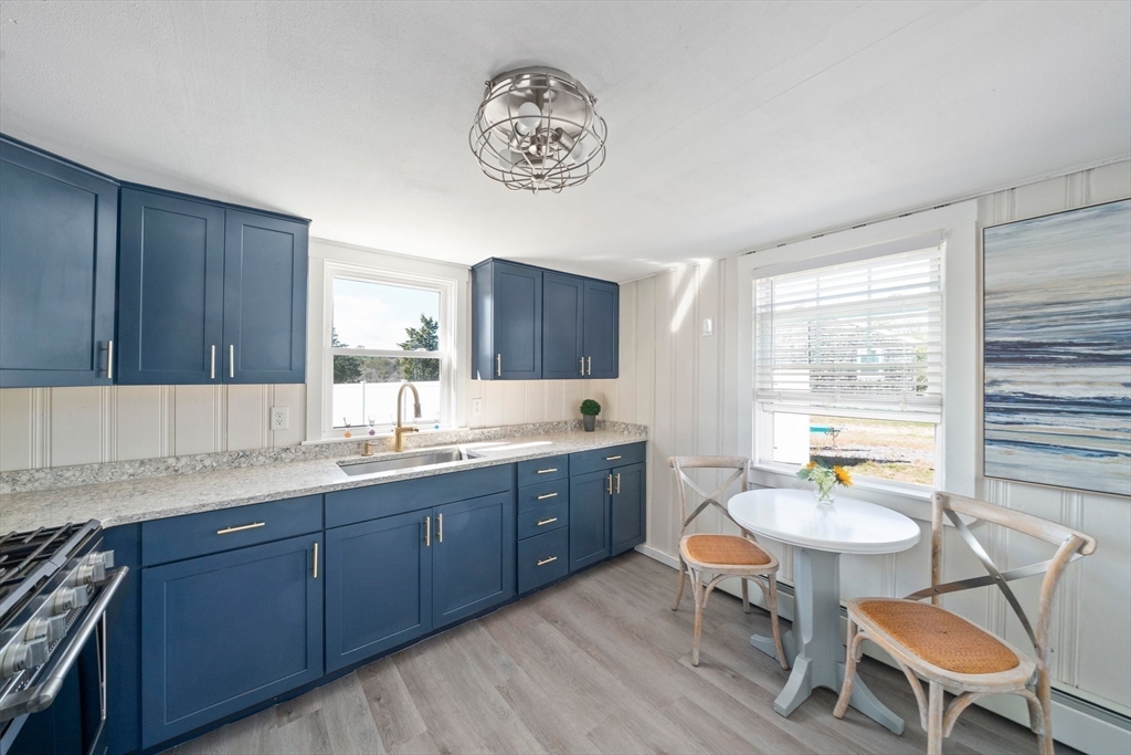 172 Ridge Road Marshfield, MA 02050 - Photo 7 of 41 Gallery Image 7