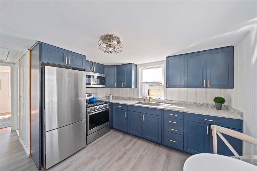 172 Ridge Road Marshfield, MA 02050 - Photo 8 of 41 Gallery Image 8
