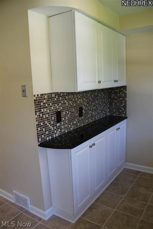 3923 Northampton Road Cleveland, OH 44121 - Photo 8 of 21