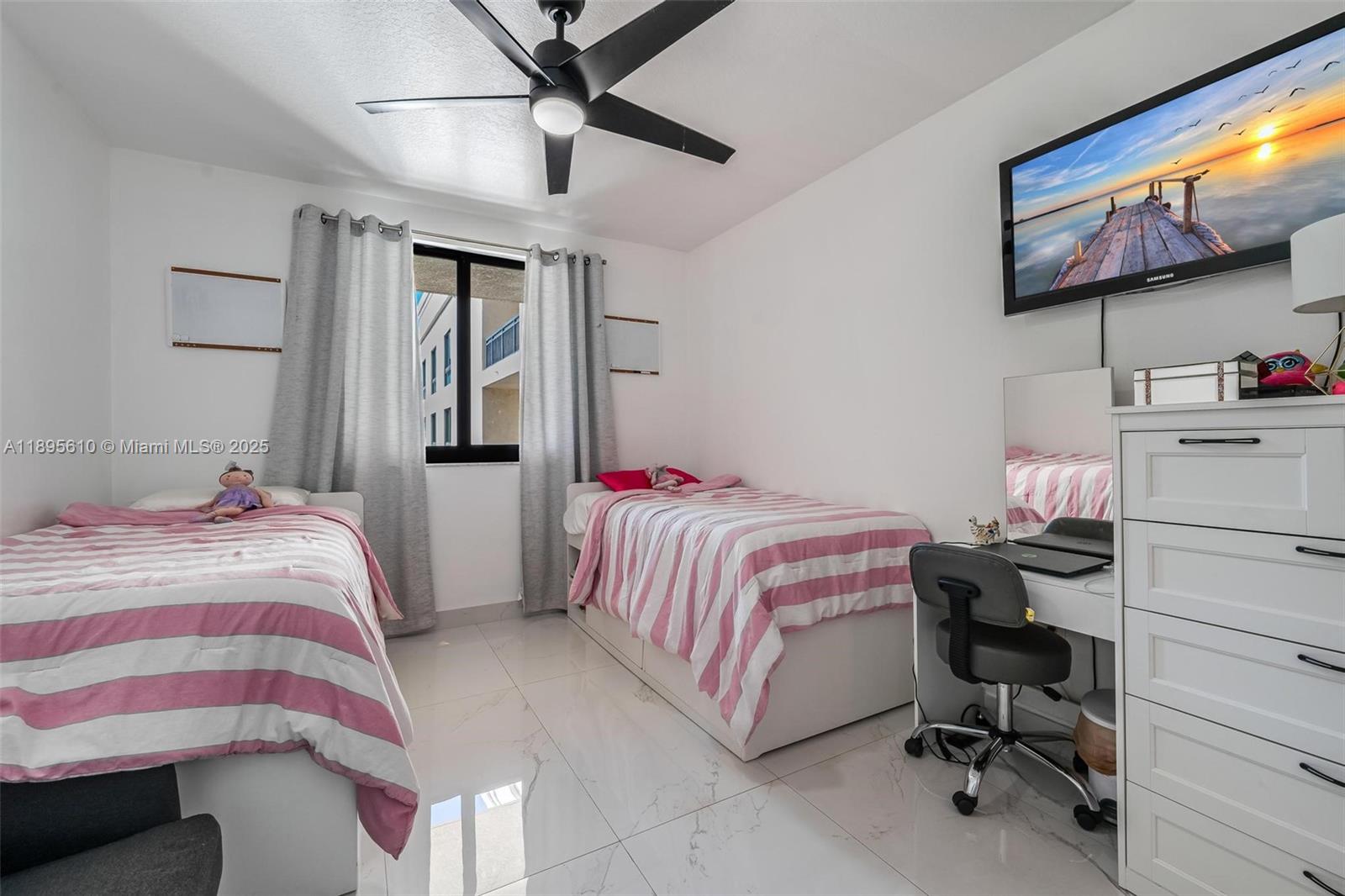 100 North Federal Highway, Unit 1413 Fort Lauderdale, FL 33301 - Photo 15 of 31 a bedroom with a bed and furniture