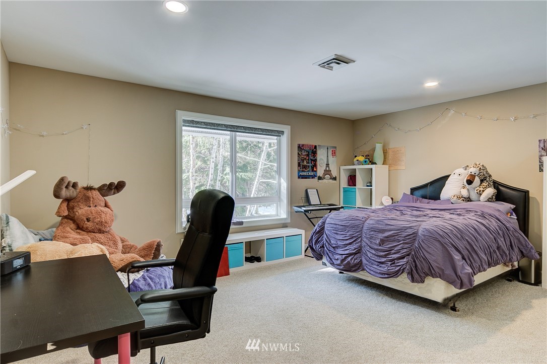 7624 Lake Alice Road Southeast Fall City, WA 98024 - Photo 13 of 25 Gallery Image 13