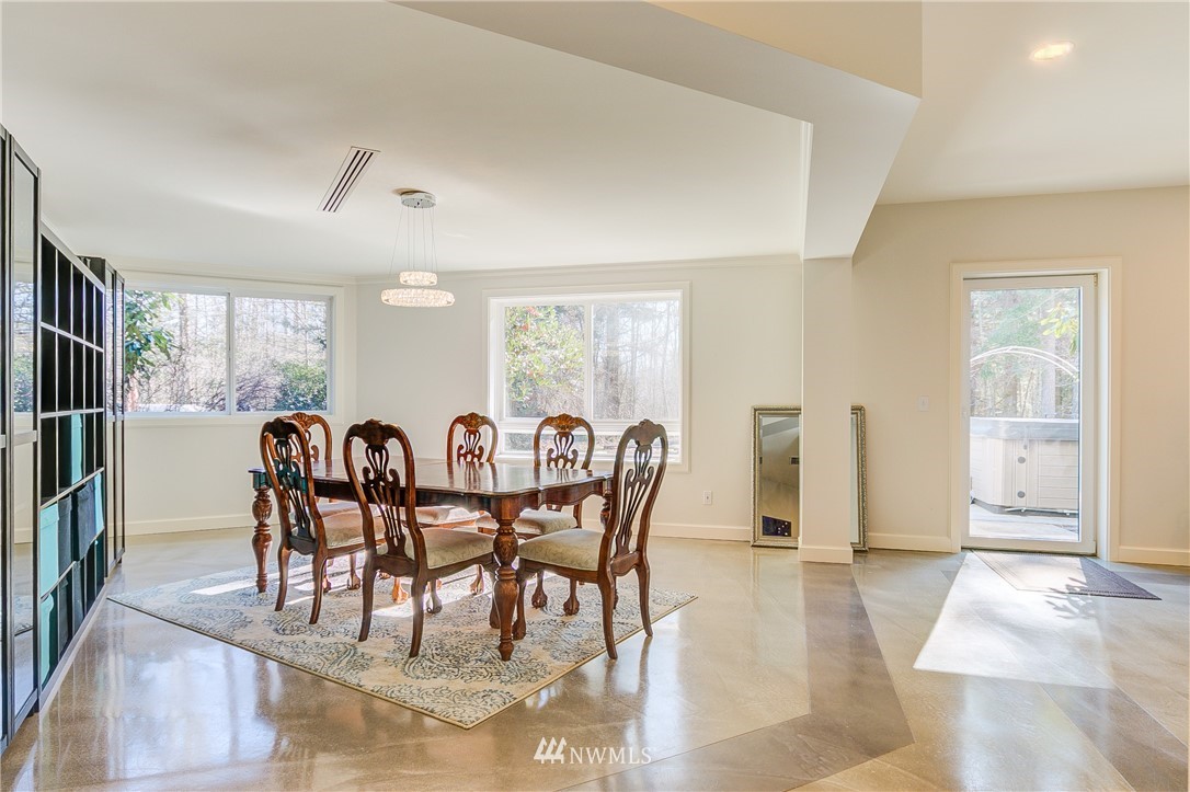 7624 Lake Alice Road Southeast Fall City, WA 98024 - Photo 15 of 25 Gallery Image 15
