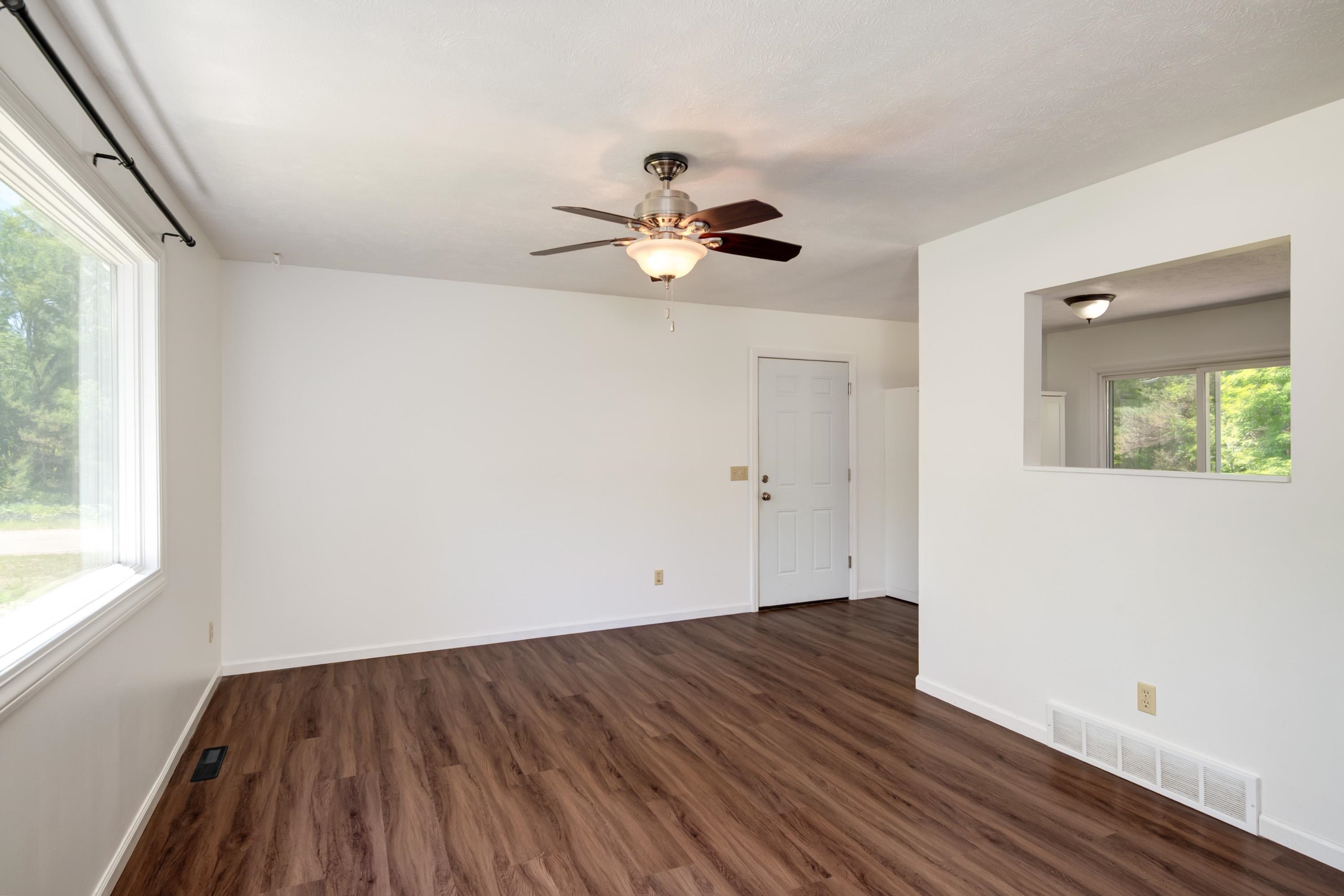 2575 Reily Court Traverse City, MI 49685 - Photo 20 of 37
