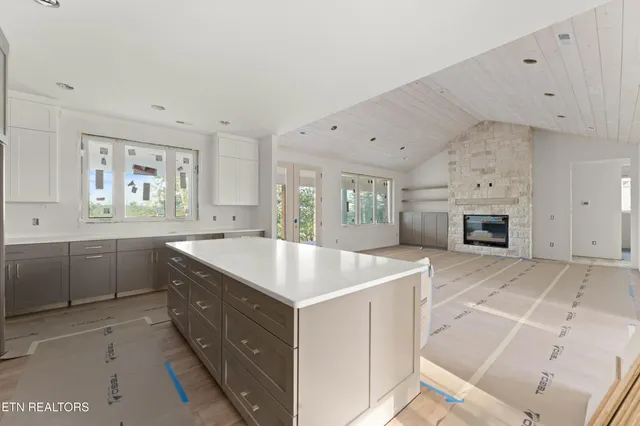 $840,000 | 1015 Eastridge Pass, Monterey, TN 38574