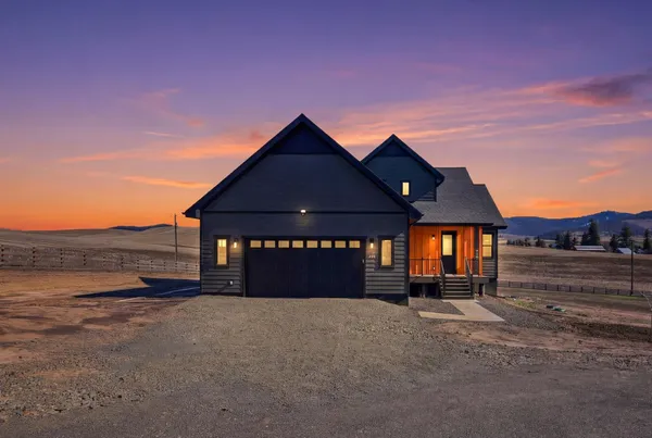 $795,000 | 402 North Vine Street, Latah, WA 99018