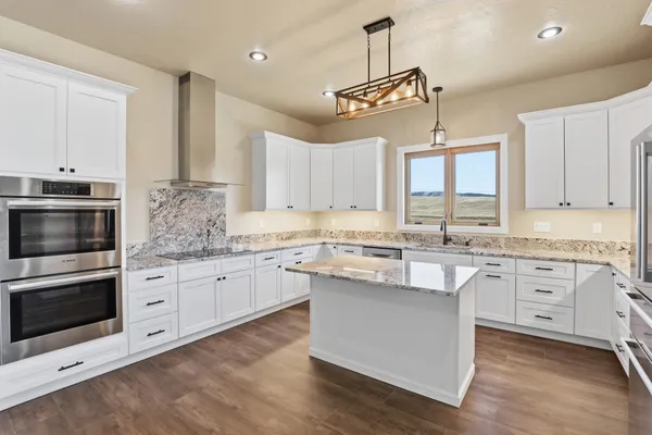 $795,000 | 402 North Vine Street, Latah, WA 99018