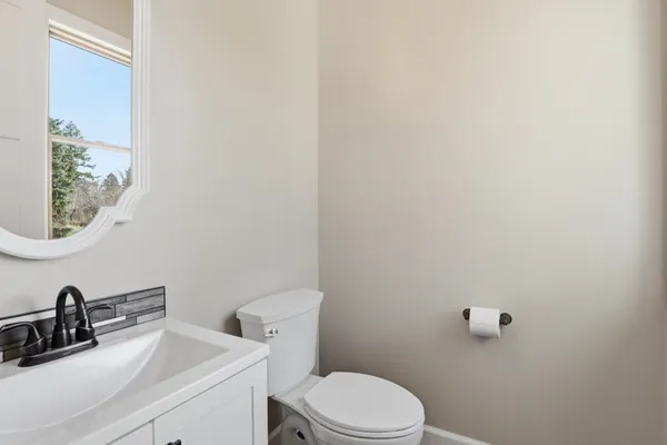 $795,000 | 402 North Vine Street, Latah, WA 99018