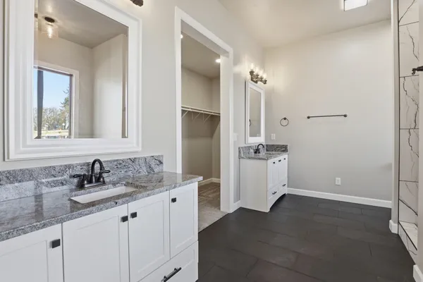 $795,000 | 402 North Vine Street, Latah, WA 99018