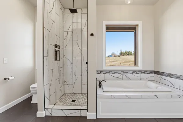 $795,000 | 402 North Vine Street, Latah, WA 99018
