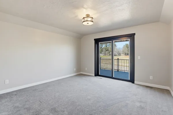 $795,000 | 402 North Vine Street, Latah, WA 99018