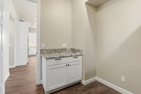 $795,000 | 402 North Vine Street, Latah, WA 99018