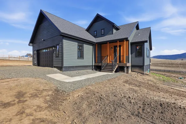 $795,000 | 402 North Vine Street, Latah, WA 99018