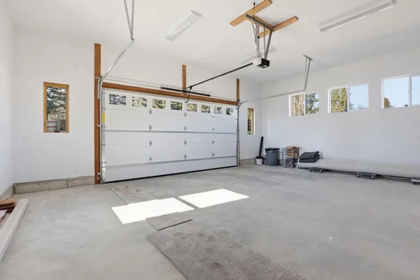 $795,000 | 402 North Vine Street, Latah, WA 99018