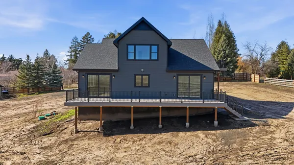 $795,000 | 402 North Vine Street, Latah, WA 99018
