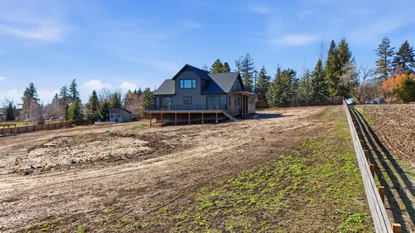 $795,000 | 402 North Vine Street, Latah, WA 99018