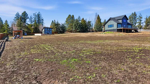 $795,000 | 402 North Vine Street, Latah, WA 99018