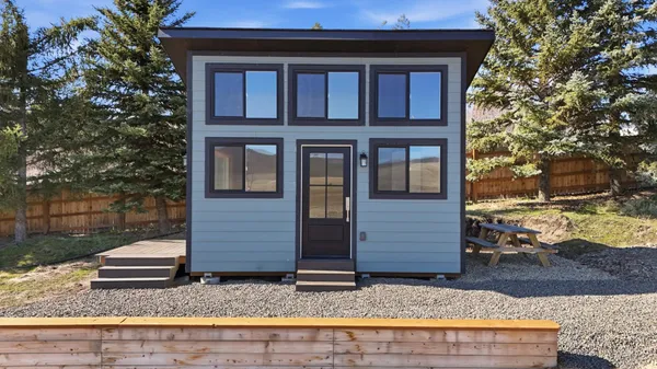 $795,000 | 402 North Vine Street, Latah, WA 99018