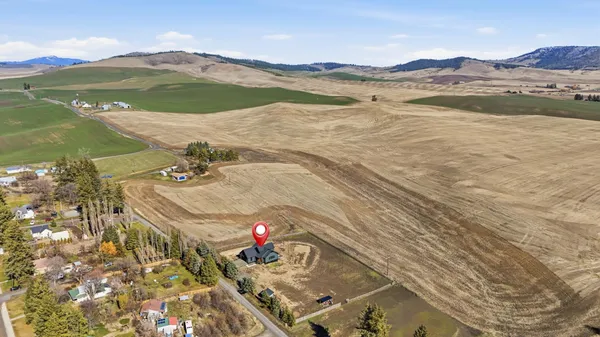$795,000 | 402 North Vine Street, Latah, WA 99018