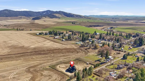 $795,000 | 402 North Vine Street, Latah, WA 99018