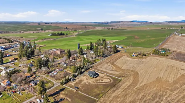 $795,000 | 402 North Vine Street, Latah, WA 99018