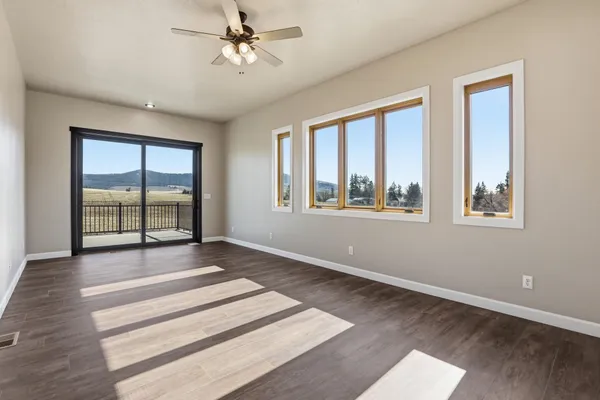 $795,000 | 402 North Vine Street, Latah, WA 99018