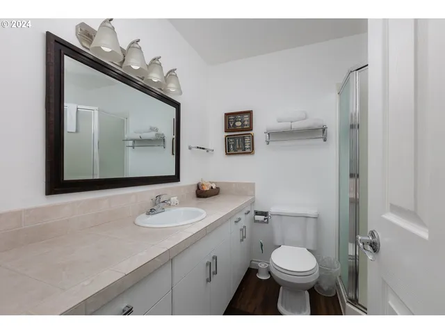 $275,000 | 1000 Southeast Bay Blvd. Boulevard, Unit 202/302, Newport, OR 97365