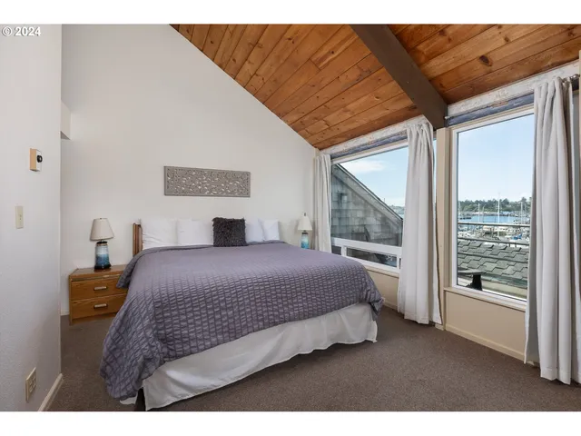 $275,000 | 1000 Southeast Bay Blvd. Boulevard, Unit 202/302, Newport, OR 97365