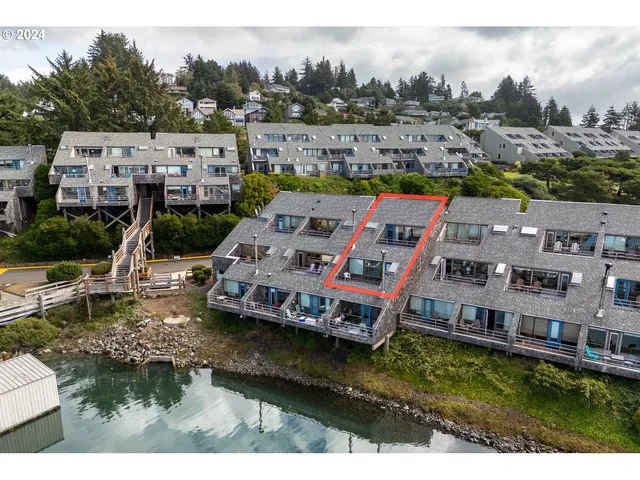 $275,000 | 1000 Southeast Bay Blvd. Boulevard, Unit 202/302, Newport, OR 97365