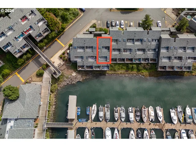 $275,000 | 1000 Southeast Bay Blvd. Boulevard, Unit 202/302, Newport, OR 97365
