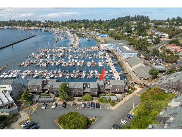 $275,000 | 1000 Southeast Bay Blvd. Boulevard, Unit 202/302, Newport, OR 97365