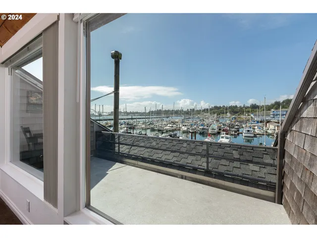 $275,000 | 1000 Southeast Bay Blvd. Boulevard, Unit 202/302, Newport, OR 97365