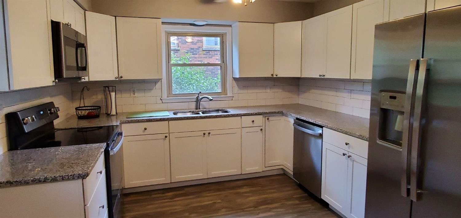 3435 Saybrook Road Lexington, KY 40503 - Photo 4 of 34 BRAND NEW KITCHEN AND FLOORS!