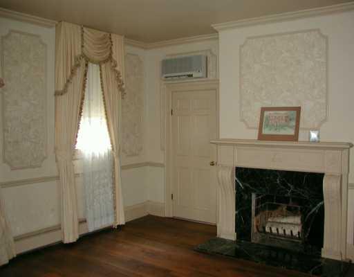7900 Lincoln Road Penn Hills, PA 15147 - Photo 3 of 8 Living Room.