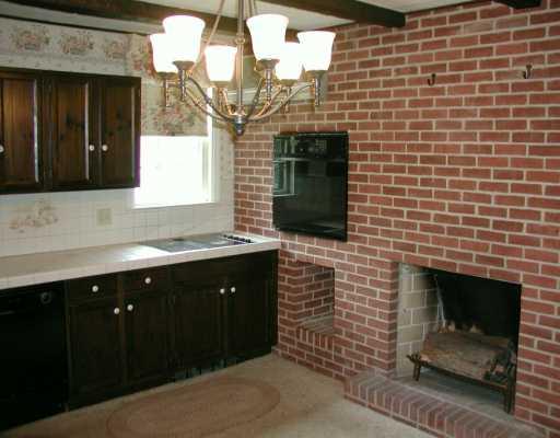 7900 Lincoln Road Penn Hills, PA 15147 - Photo 5 of 8 Kitchen.