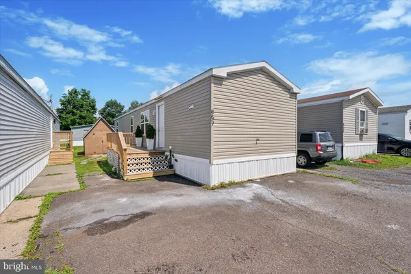 $82,900 | 857 Buttonwood Avenue, Spring City, PA 19475