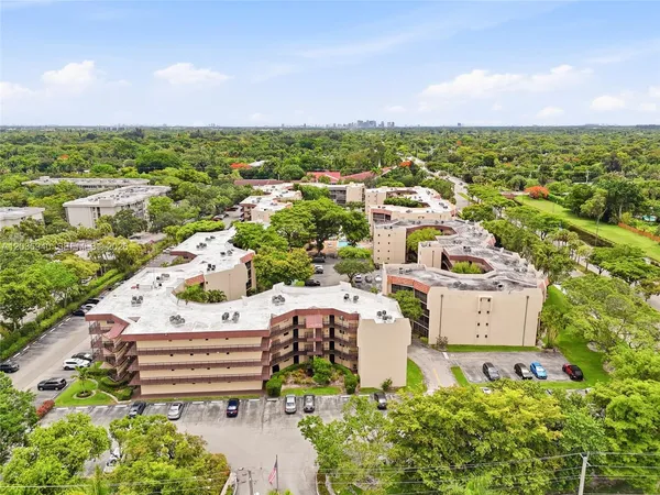 $255,000 | 6855 West Broward Boulevard, Unit 212, Plantation, FL 33317