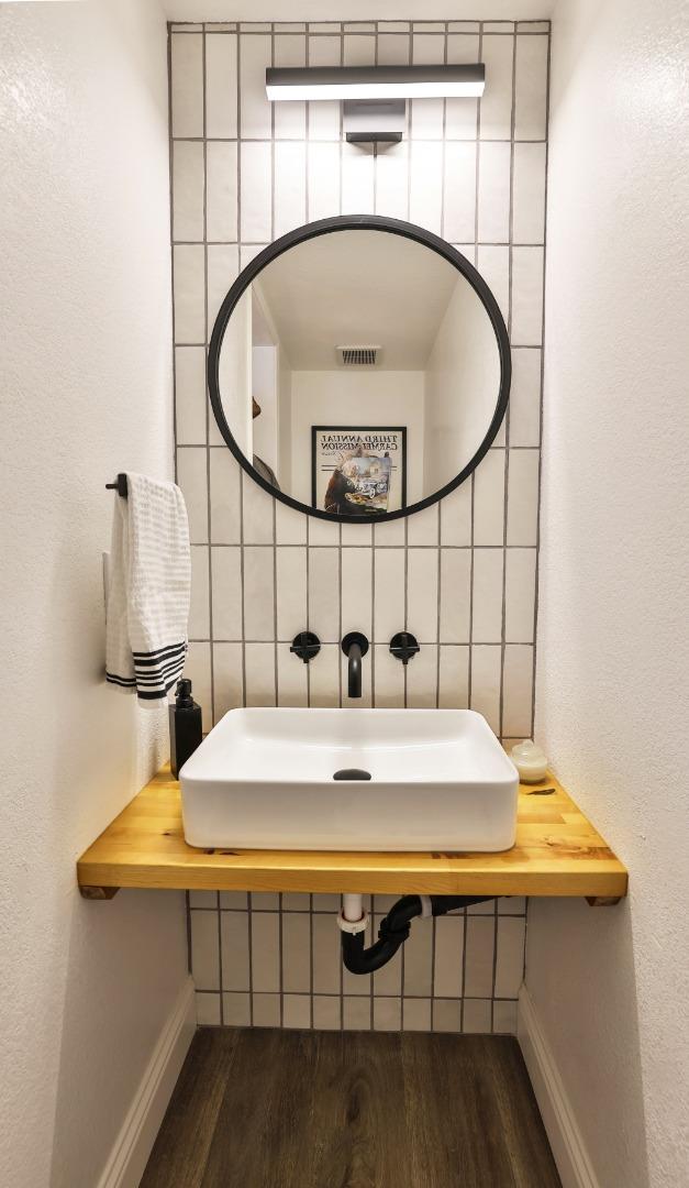 4966 Bridgepointe Place Union City, CA 94587 - Photo 12 of 19 a room with a table and chairs