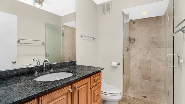 $5,700 | 2500 North Lakeview Avenue, Unit 3001, Chicago, IL 60614