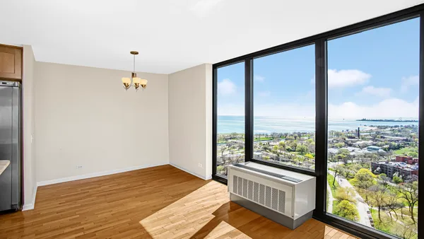 $5,700 | 2500 North Lakeview Avenue, Unit 3001, Chicago, IL 60614