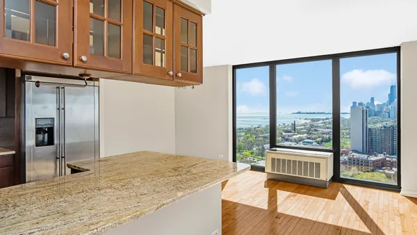 $5,700 | 2500 North Lakeview Avenue, Unit 3001, Chicago, IL 60614