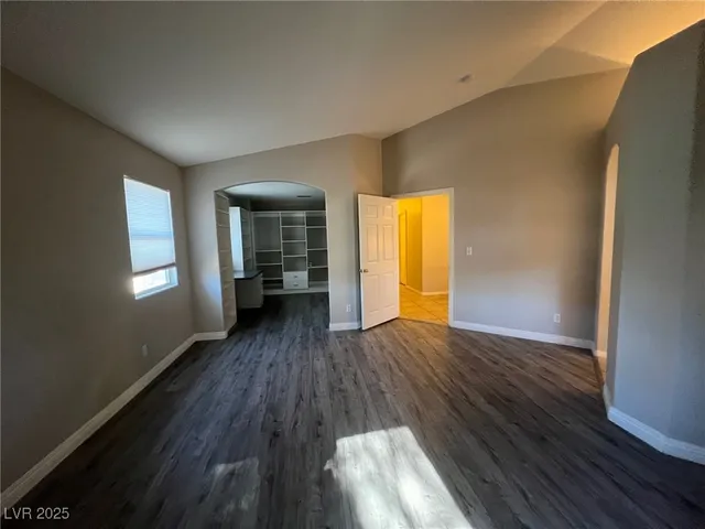 $2,100 | 9421 Citrus Vine Court, Las Vegas, NV 89129