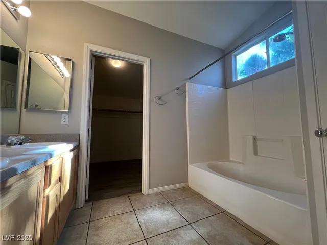 $2,100 | 9421 Citrus Vine Court, Las Vegas, NV 89129