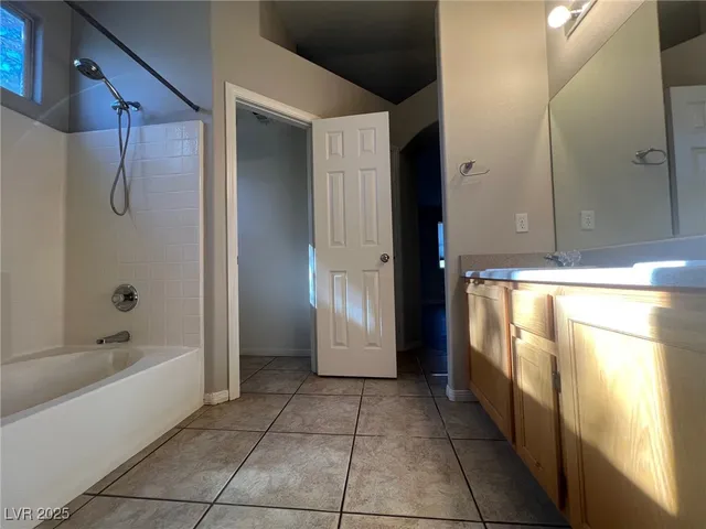 $2,100 | 9421 Citrus Vine Court, Las Vegas, NV 89129